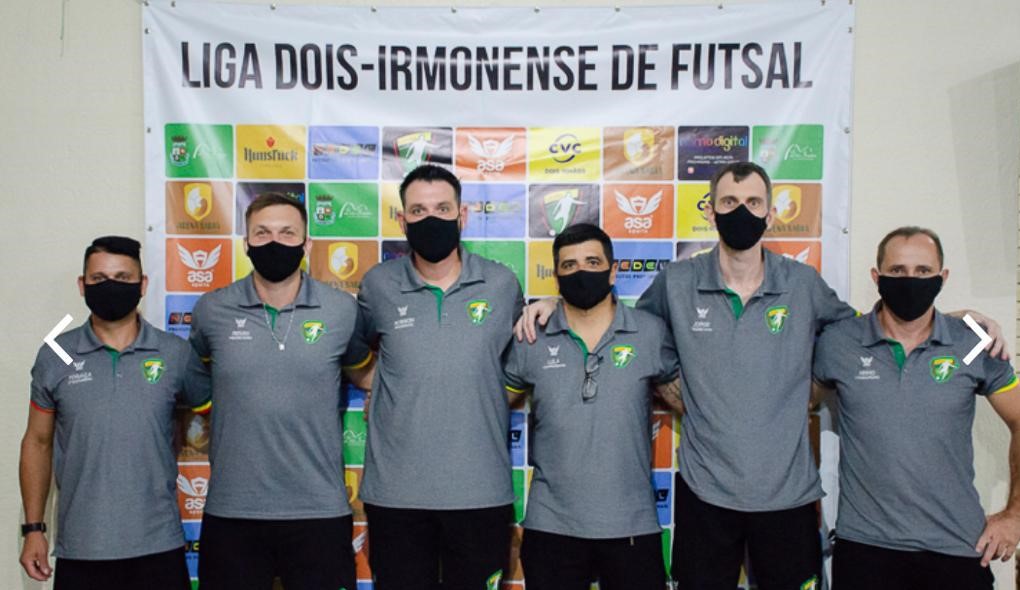Dirigentes que comandam a Lifusa durante reunião-jantar na Arena Sabiá (Santa) do comeco sexta Liga Futsal MT (créditos: RS ESPORTES)